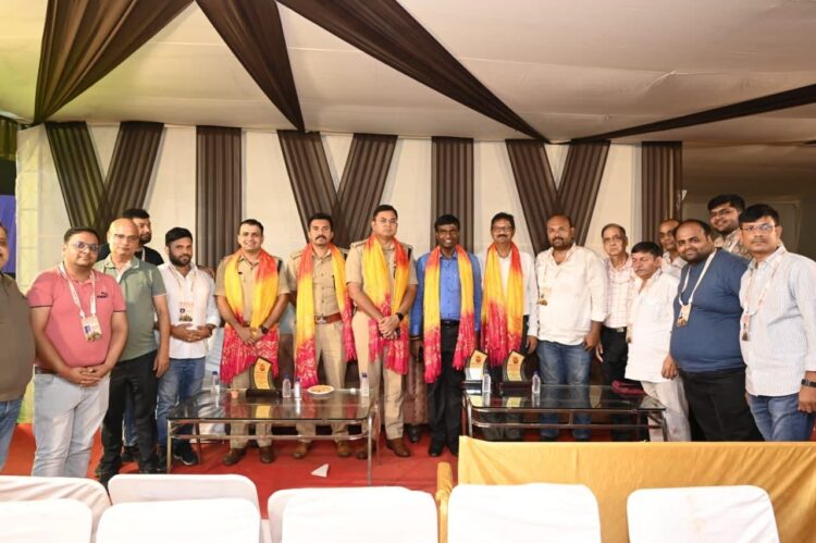 दुर्गा पूजा के मौके पर प्रशासन ने सुरक्षा की पूरी जिम्मेदारी ली है !