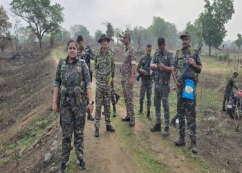 झारखंड पुलिस नक्सली मुठभेड़ में दो जवान शहीद एक जवान गंभीर रूप से घायल !