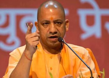 कब्जामुक्त कराएं जमीन, दबंगों को सिखाएं कानूनी सबक : मुख्यमंत्री !