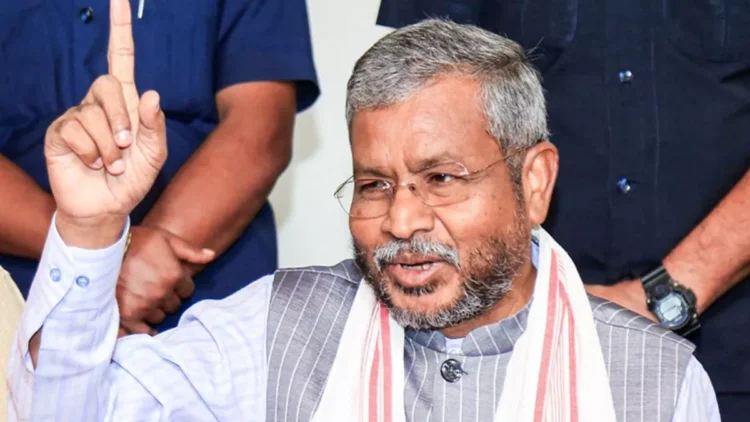 निर्लज्ज बनकर घाटशिला उपचुनाव में वोट मांग रहा इंडी ठगबंधन….बाबूलाल मरांडी !