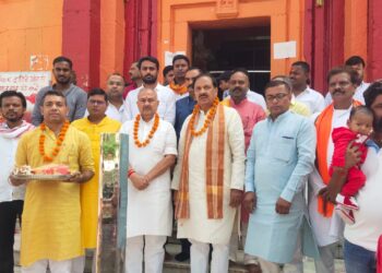भाजपा के पूर्व सांसद सुनील कुमार सिंह देव पहूंचे पर भव्य स्वागत किया !