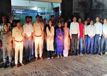सेन्ट्रल जेल में अधिकारीयों के टीम औचक निरीक्षण किया !