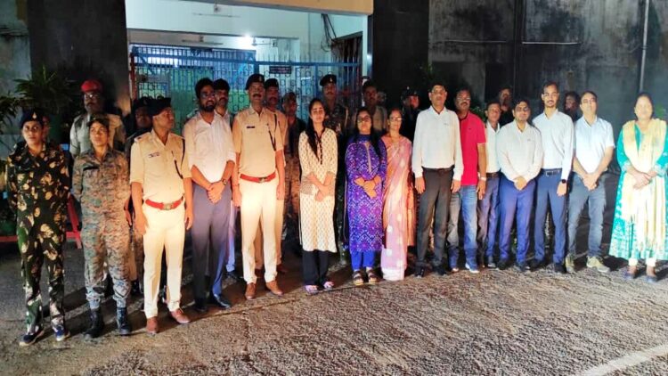 सेन्ट्रल जेल में अधिकारीयों के टीम औचक निरीक्षण किया !