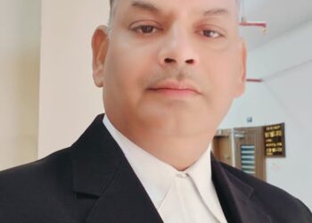 चुनाव में नामांकन शुल्क  को बढा देने पर रोक लगाने की गुहार !