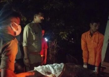 पगलाभारी गांव में गुरुवार शाम एक मकान में भीषण विस्फोट से मकान धाराशायी हो गया !