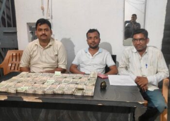 बिहार विधानसभा चुनाव-2025 के चेक पोस्ट पर संयुक्त वाहन जाँच अभियान के दौरान बड़ी नकदी बरामद !