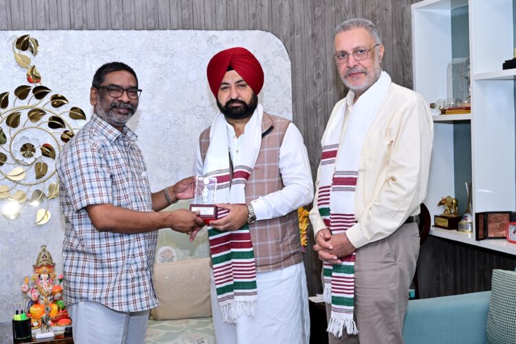 सीएम  हेमन्त सोरेन को सिख गुरु तेग बहादुर जी के 350वें शहीदी दिवस के उपलक्ष्य में आयोजित कार्यक्रम में आमंत्रित !