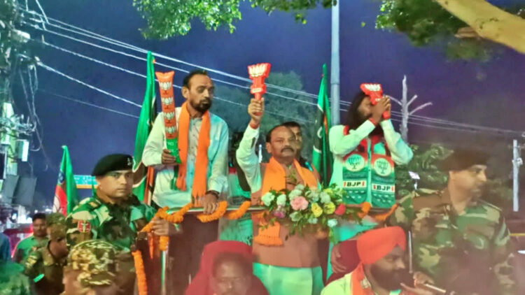 घाटशिला उपचुनाव में सियासी संग्राम तेज !