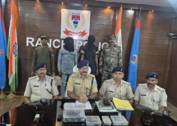 रंगदारी नहीं दी तो किया घर के बाहर बम धमाका !