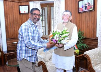 राज्यपाल  संतोष कुमार गंगवार से  मुख्यमंत्री हेमन्त सोरेन ने आज राज भवन में  शिष्टाचार भेंट की !