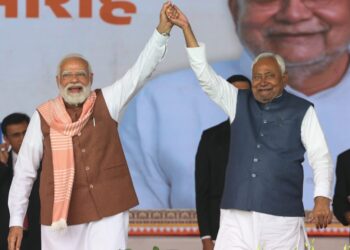 पीएम मोदी ने फिर लहराया गमछा !
