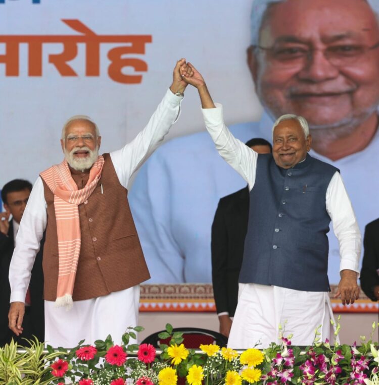 पीएम मोदी ने फिर लहराया गमछा !