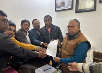 कांग्रेस मुख्यालय में प्रदेश कांग्रेस अध्यक्ष केशव महतो कमलेश से मुलाकात कर एक ज्ञापन सौंपा !