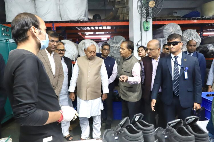 बिहार  सीएम औद्योगिक इकाइयों का किया निरीक्षण !
