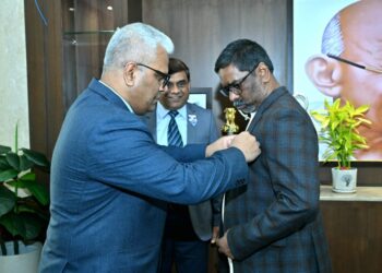 सीएम हेमन्त सोरेन से सैनिक कल्याण  निदेशक ब्रिगेडियर निरंजन कुमार (रि.) ने मुलाकात की !
