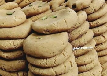देवघर के पेड़ों में मिट्टी होने का पता चला !