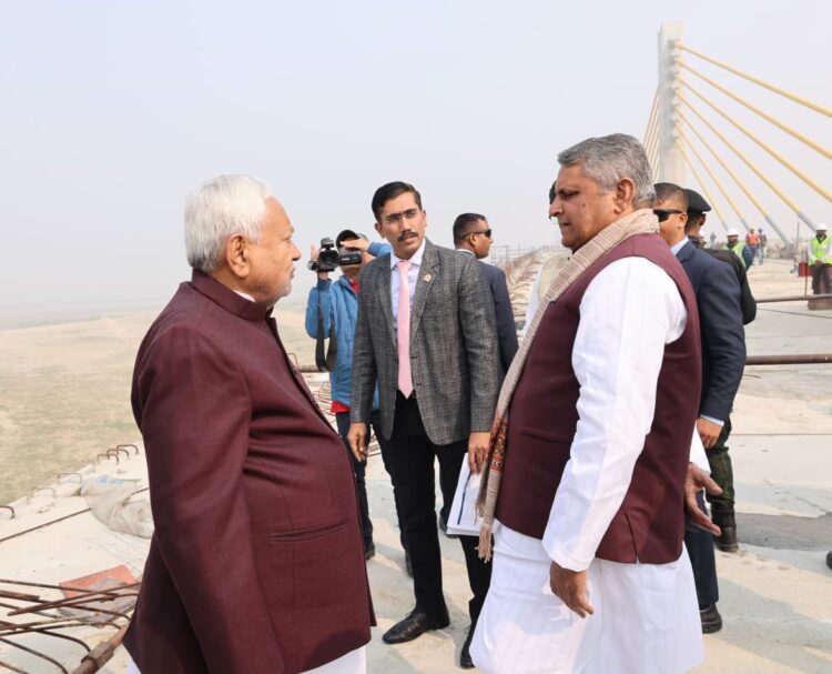 बिहार मुख्यमंत्री ने द्वितिय चरण हाजीपुर-महनार पथ से चकसिकंदर तक के निर्माण कार्य का लिया जायजा !
