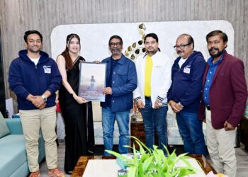 झारखंड सीएम ने अंतर्राष्ट्रीय बॉलीवुड फिल्म “मुर्गा ट्रॉफी” की टीम ने मुलाकात की !