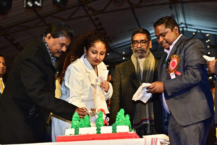 सीएम हेमंत सोरेन चार दिवसीय क्रिसमस मिलन महोत्सव -2025 के समापन समारोह में सम्मलित !