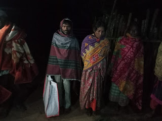 चार साल के मासूम के शव को कंधे पर उठाकर लौटा मजबूर पिता !