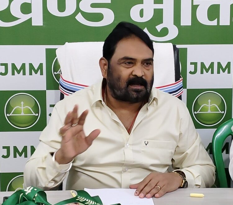 भाजपा नेता बताएं वे कानून के राज के पक्ष में हैं या अवैध कब्जे के : विनोद पांडेय !