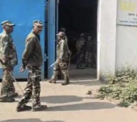 शैली ट्रेडर में पुलिस की छापा !