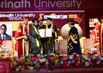 झारखंड राज्यपाल ने श्रीनाथ विश्वविध्यालय प्रथम दीक्षांत समारोह में उपाधि प्राप्त करने वाले विद्यार्थियों को शुभकामनाएं और उनके उज्ज्वल भविष्य की कामना की !