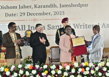 “22वें परसी महा एवं ओल चिकी लिपि के शताब्दी समारोह.” में सामील हूई !