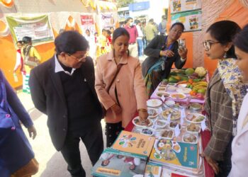 अंगड़ा सामुदायिक स्वास्थ्य केंद्र में एक भव्य स्वास्थ्य मेले का आयोजन किया !