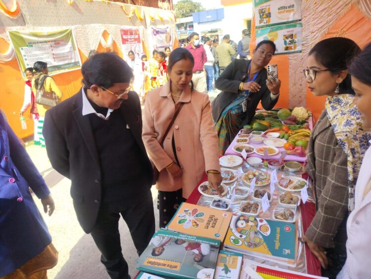 अंगड़ा सामुदायिक स्वास्थ्य केंद्र में एक भव्य स्वास्थ्य मेले का आयोजन किया !