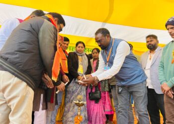 सीमा पर उतना रुधिर बहा, जितना झेलम में पानी है !