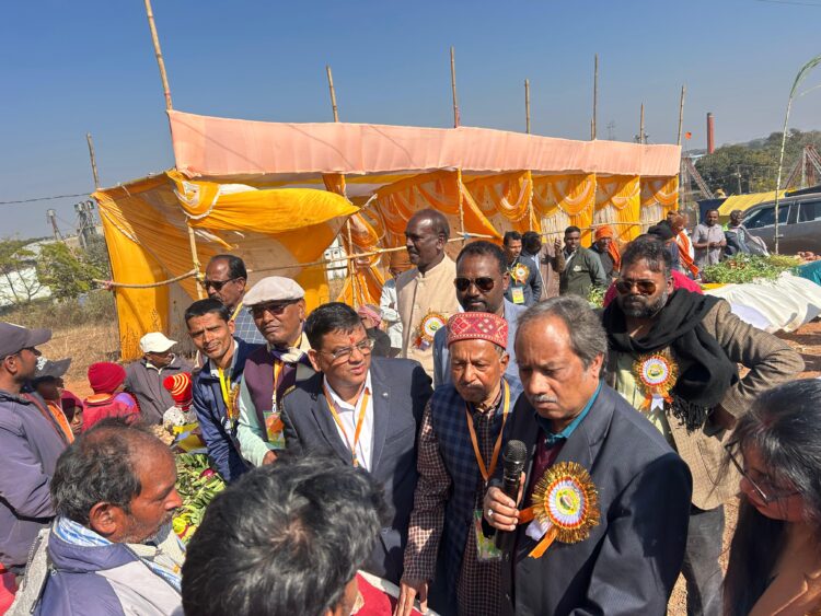 जमाना बदला, खेती भी बदली, नई तकनीकी से करें खेतीः डॉ. भूपेंद्र !