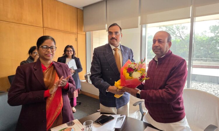किसी भी कार्यक्रम में स्थानीय कलाकारों को प्राथमिकता देने का निर्देश !