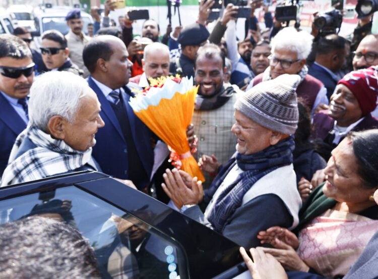जदयू द्वारा आयोजित दही-चूड़ा भोज कार्यक्रम में शामिल हुए मुख्यमंत्री नीतीश कुमार !