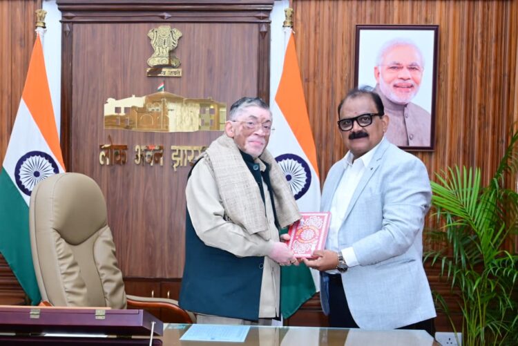 केन्द्रीय महासचिव मिथिलेश कुमार ठाकुर ने राज्यपाल संतोष गंगवार से शिष्टाचार मुलाकात की !