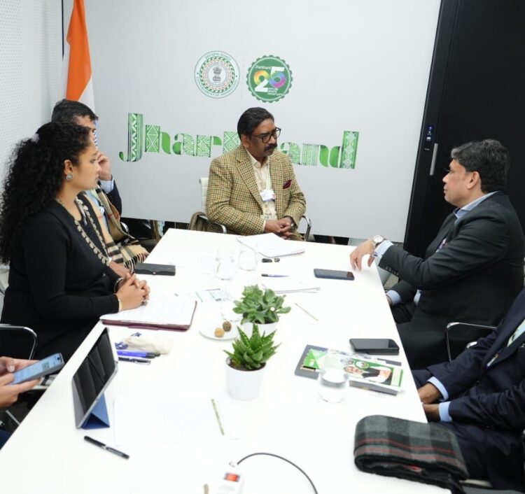 विश्व आर्थिक मंच में मुख्यमंत्री हेमन्त सोरेन को व्हाइट बैज से सम्मान !