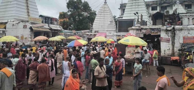 बसंत पंचमी के अवसर पर बाबा बैद्यनाथ धाम में श्रद्धालुओं की भारी भीड़ !