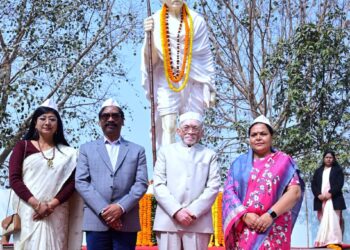 राज्यपाल  संतोष कुमार गंगवार ने आज राष्ट्रपिता महात्मा गाँधी जी की पुण्यतिथि पर श्रद्धांजलि अर्पित की  !