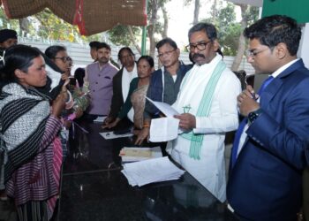 मुख्यमंत्री  हेमन्त सोरेन से मुलाकात कर अपनी विभिन्न समस्याओं से अवगत कराया !
