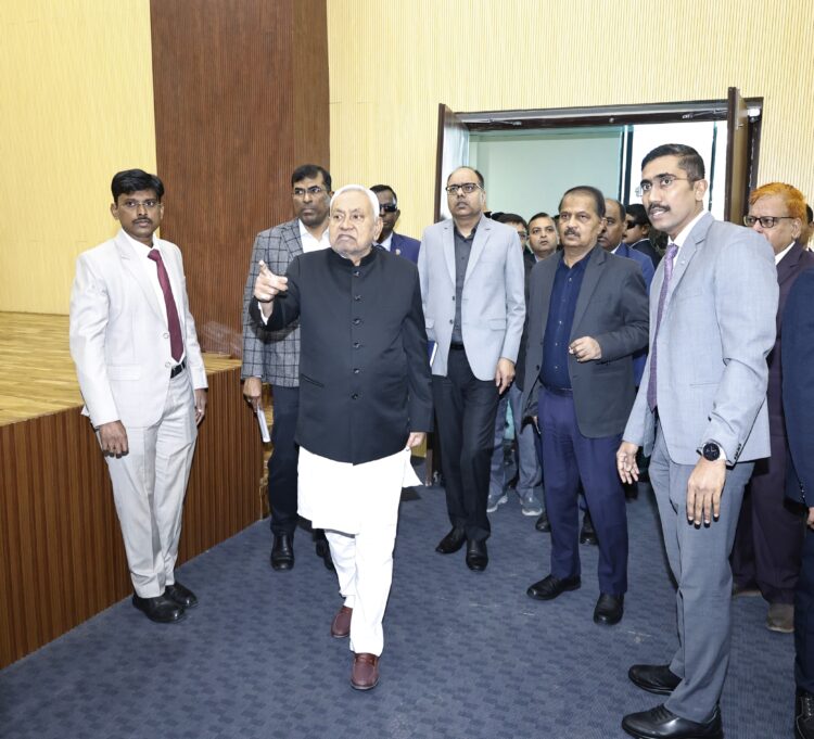 बिहार मुख्यमंत्री ने पशुपालन निदेशालय तथा राज्य स्तरीय संसाधन एवं प्रशिक्षण केन्द्र के नवनिर्मित भवन का किया निरीक्षण !