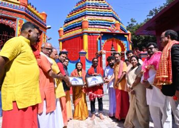 मुख्यमंत्री  हेमन्त सोरेन अपनी धर्मपत्नी विधायक  कल्पना सोरेन संग पहुंचे रजरप्पा !