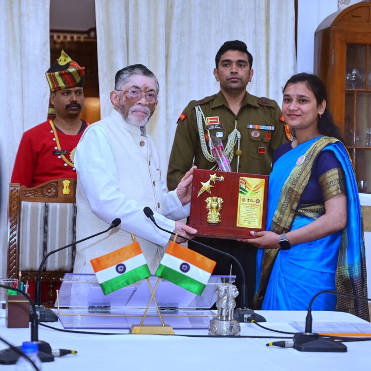 झारखंड राज्यपाल  संतोष कुमार गंगवार ने आज लोक भवन,  में आयोजित राष्ट्रीय सेवा योजना !