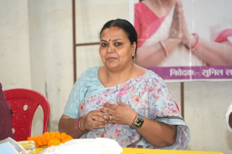 संगठनात्मक बैठक मेंमंत्री  दीपिका पांडेय सिंह ने कार्यकर्ताओं और युवाओं के साथ संवाद किया !