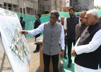 बिहार सीएम ने1200 शैय्या के नये अस्पताल भवन सह आवसीय भवन के निर्माण कार्य का लिया जायजा !