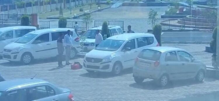 सेंट्रल यूनिवर्सिटी ऑफ झारखंड में मंगलवार को  सीबीआई की टीम ने छापेमारी की !