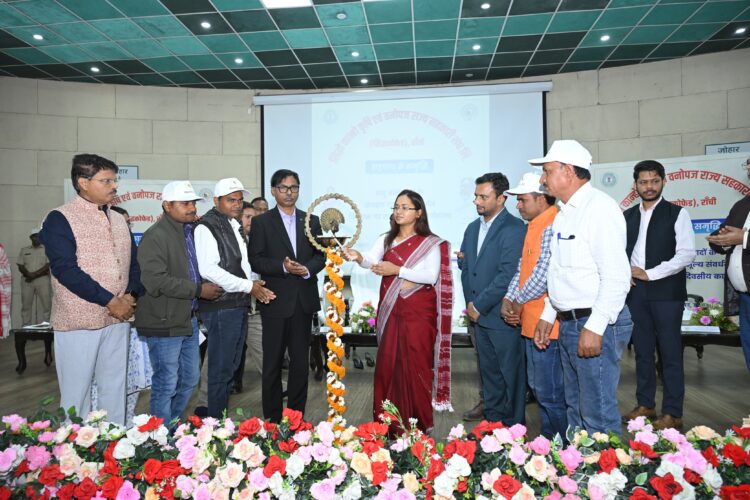 कृषि , पशुपालन एवं सहकारिता मंत्री शिल्पी नेहा तिर्की ने किया उदघाटन !