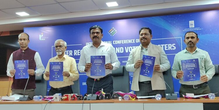 मुख्य निर्वाचन पदाधिकारी झारखंड एवं सेंट्रल यूनिवर्सिटी के तत्वाधान में आयोजित !