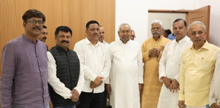 नीतीश कुमार से मिले खीरू महतो !