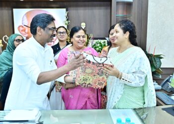 मुख्यमंत्री  हेमन्त सोरेन से झारखंड विधानसभा की महिला सदस्यों ने की मुलाकात !
