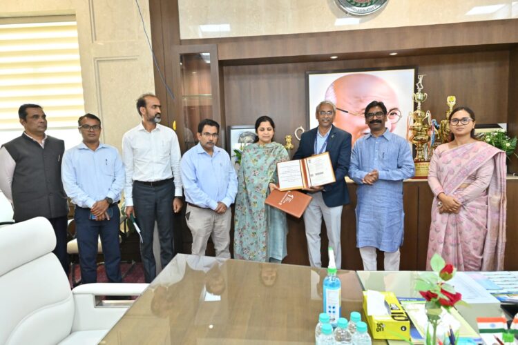 मुख्यमंत्री  हेमन्त सोरेन की उपस्थिति में  उद्यान निदेशालय, झारखण्ड  एवं IIHR ,MoU पर हस्ताक्षर संपन्न  !